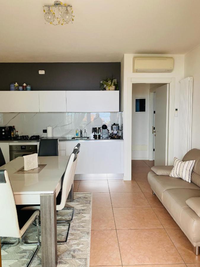 Il Paradiso Apartments Great View Gardasee Torri Del Benaco Exterior foto